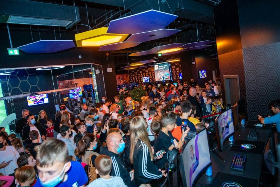 516437